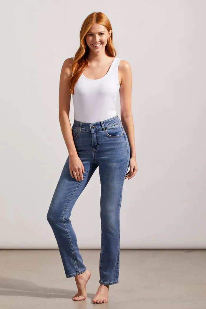 CURVY FIT STRAIGHT LEG LIGHT WASH JEAN